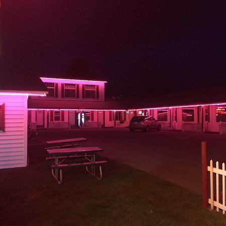 Trail Riders Motel Granby Extérieur photo
